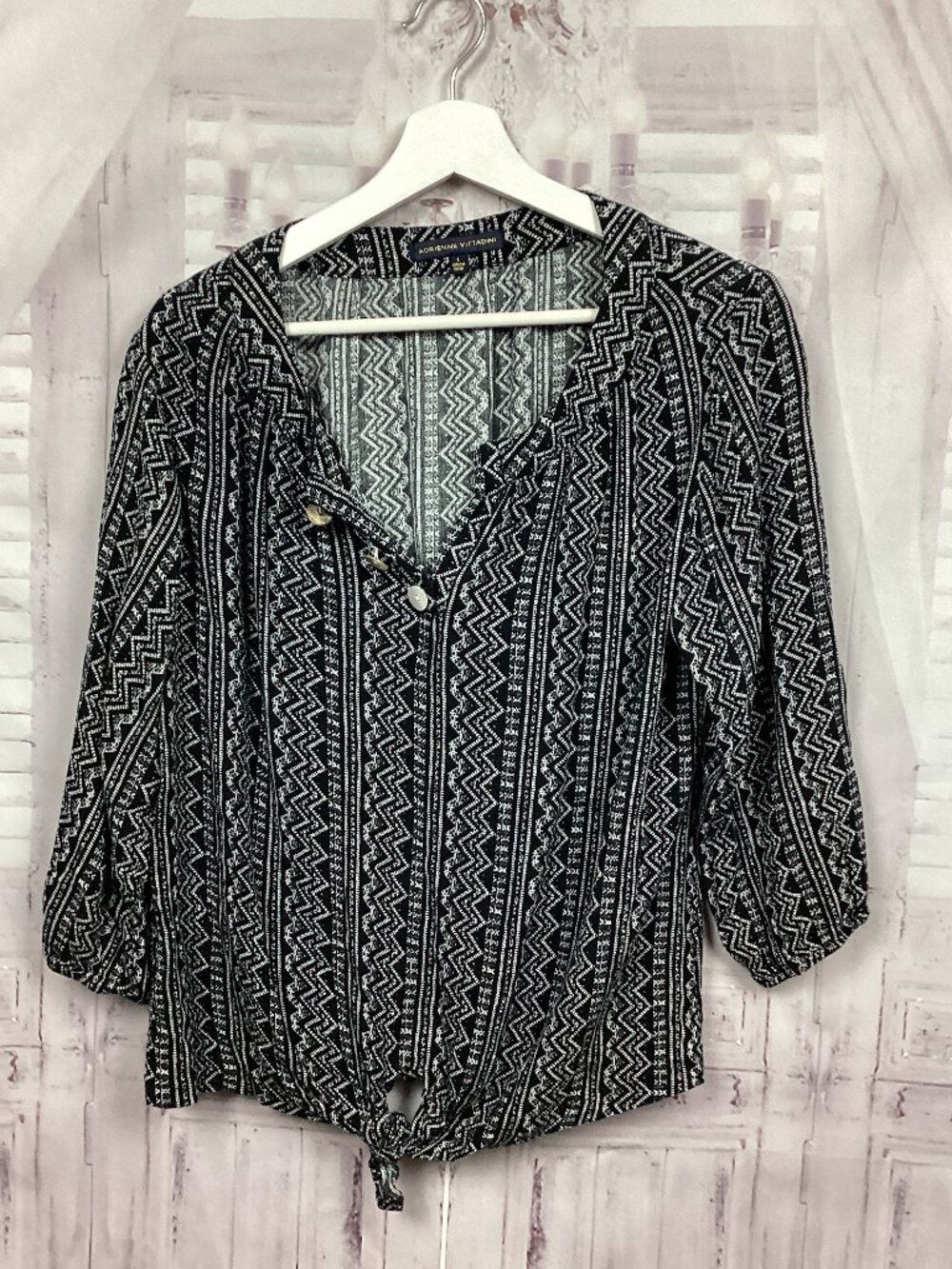 Adrienne Vittadini Blouse Front Tie Cropped Geo Print L
